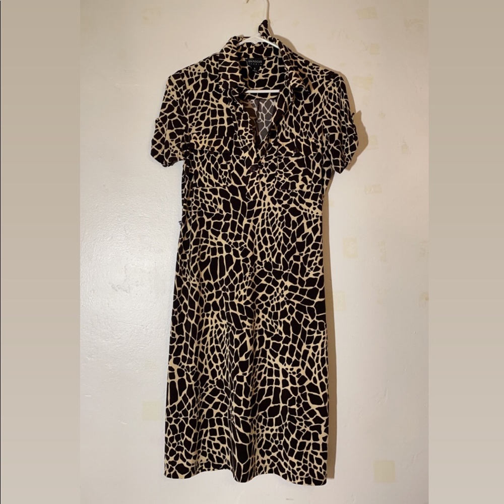 EN Focus giraffe tile print dress